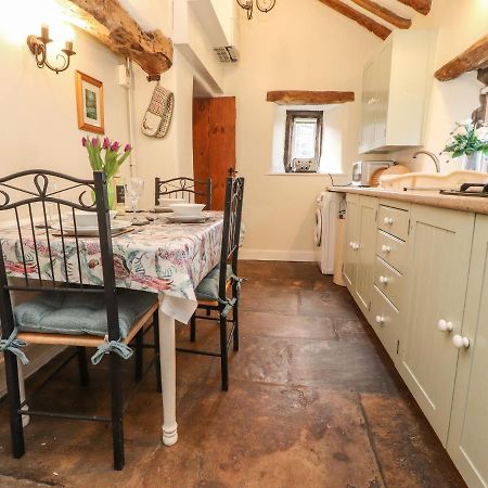 Beehive Cottage Bentham Екстер'єр фото