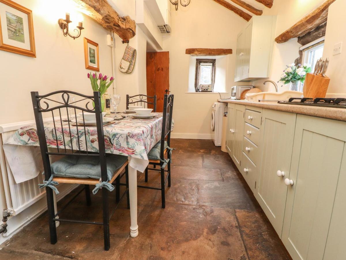 Beehive Cottage Bentham Екстер'єр фото